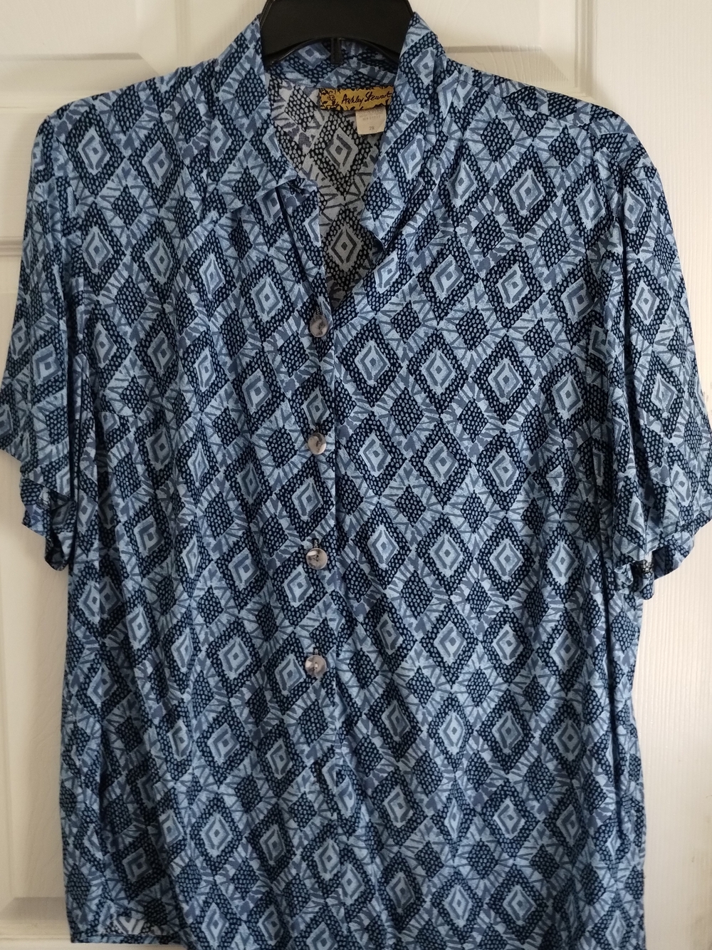 Plus Size Ashley Stewart Light/Dark Blue Geometric Short-Sleeve Button-Up Shirt
